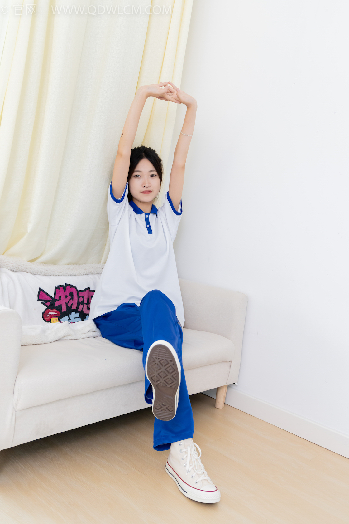 资讯|物恋传媒 &#8211; NO.2387期 《小夏》 帆布鞋，白短棉袜，薄肉丝[脚尖加固款]，校服