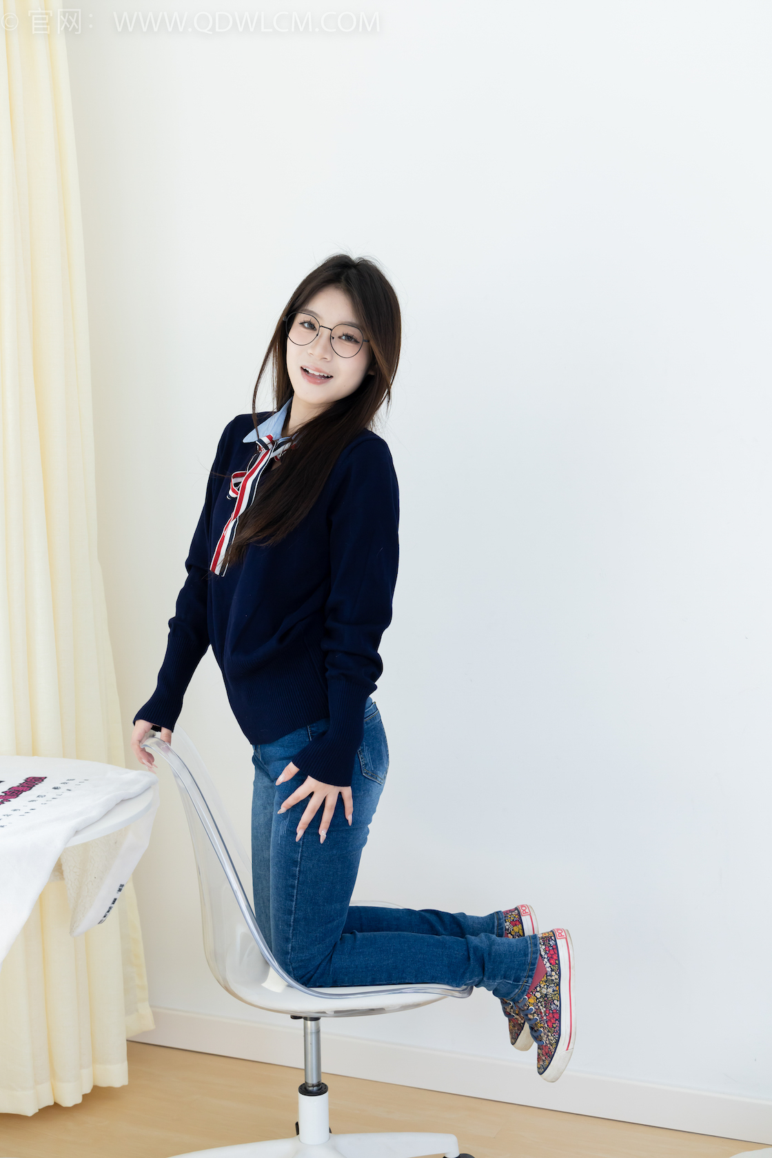 资讯|物恋传媒 &#8211; NO.2379期 《闪闪》 帆布鞋，白棉袜，厚白丝小腿袜，裸足，物恋传媒，物恋摄影映画