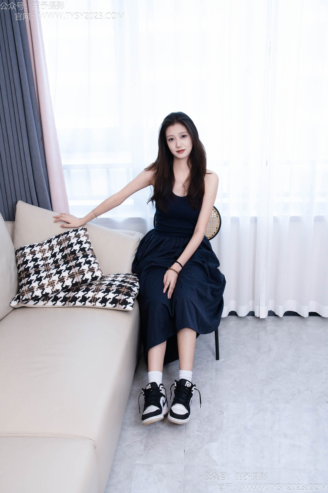 资讯|甜予摄影 &#8211; NO.227期 《玫瑰》 板鞋，白棉袜，裸足