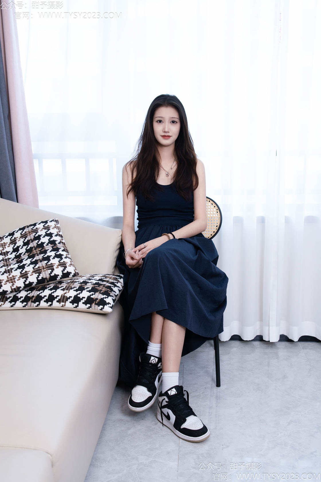 资讯|甜予摄影 &#8211; NO.227期 《玫瑰》 板鞋，白棉袜，裸足