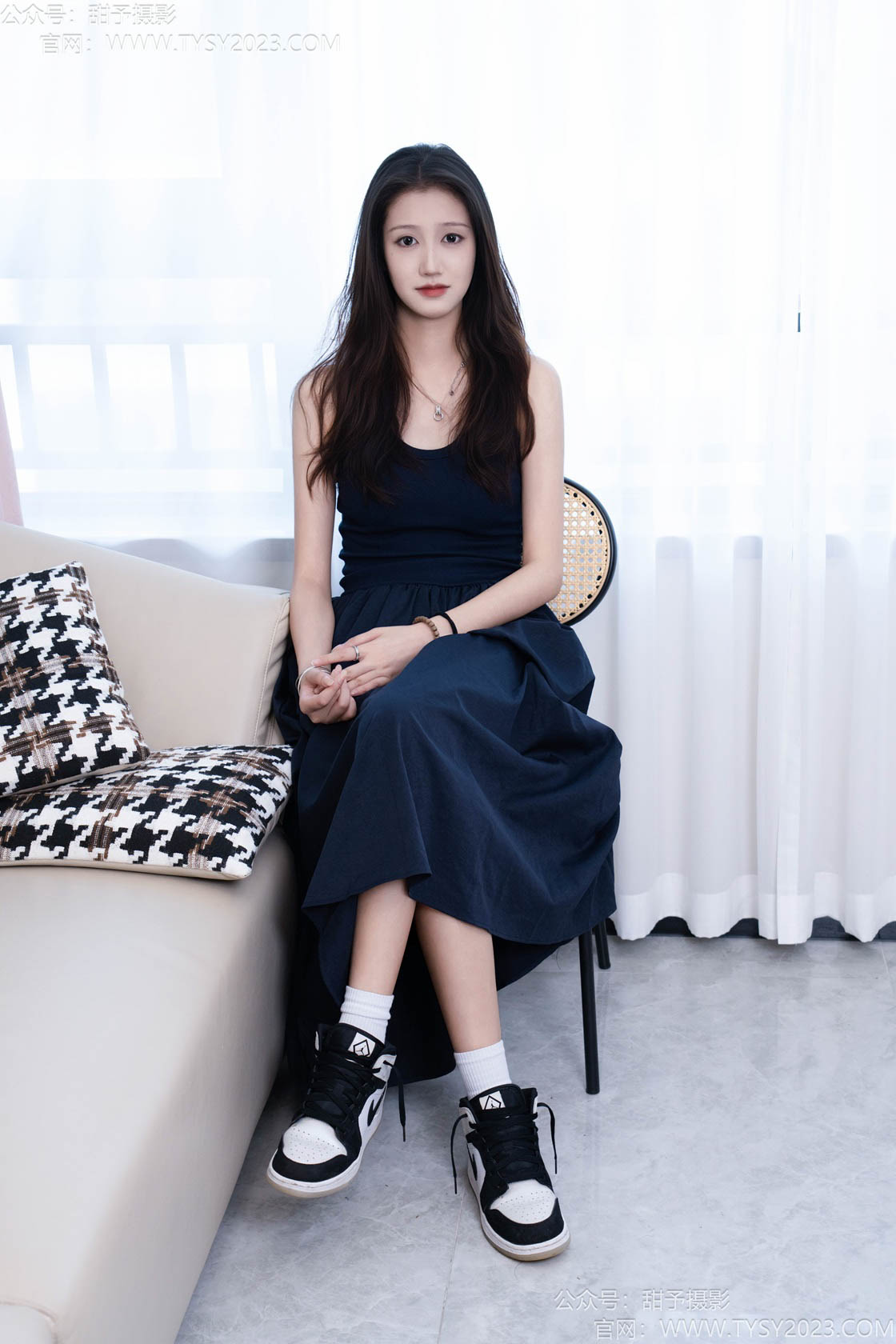 资讯|甜予摄影 &#8211; NO.227期 《玫瑰》 板鞋，白棉袜，裸足