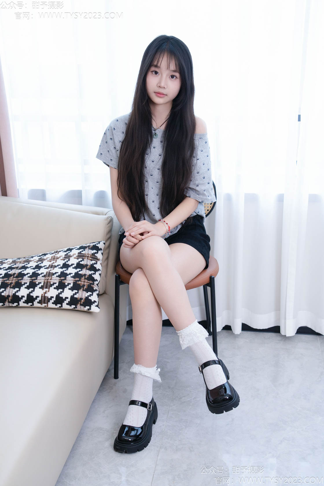 资讯|甜予摄影 &#8211; NO.221期 《小橙子》 皮鞋，白棉袜，裸足