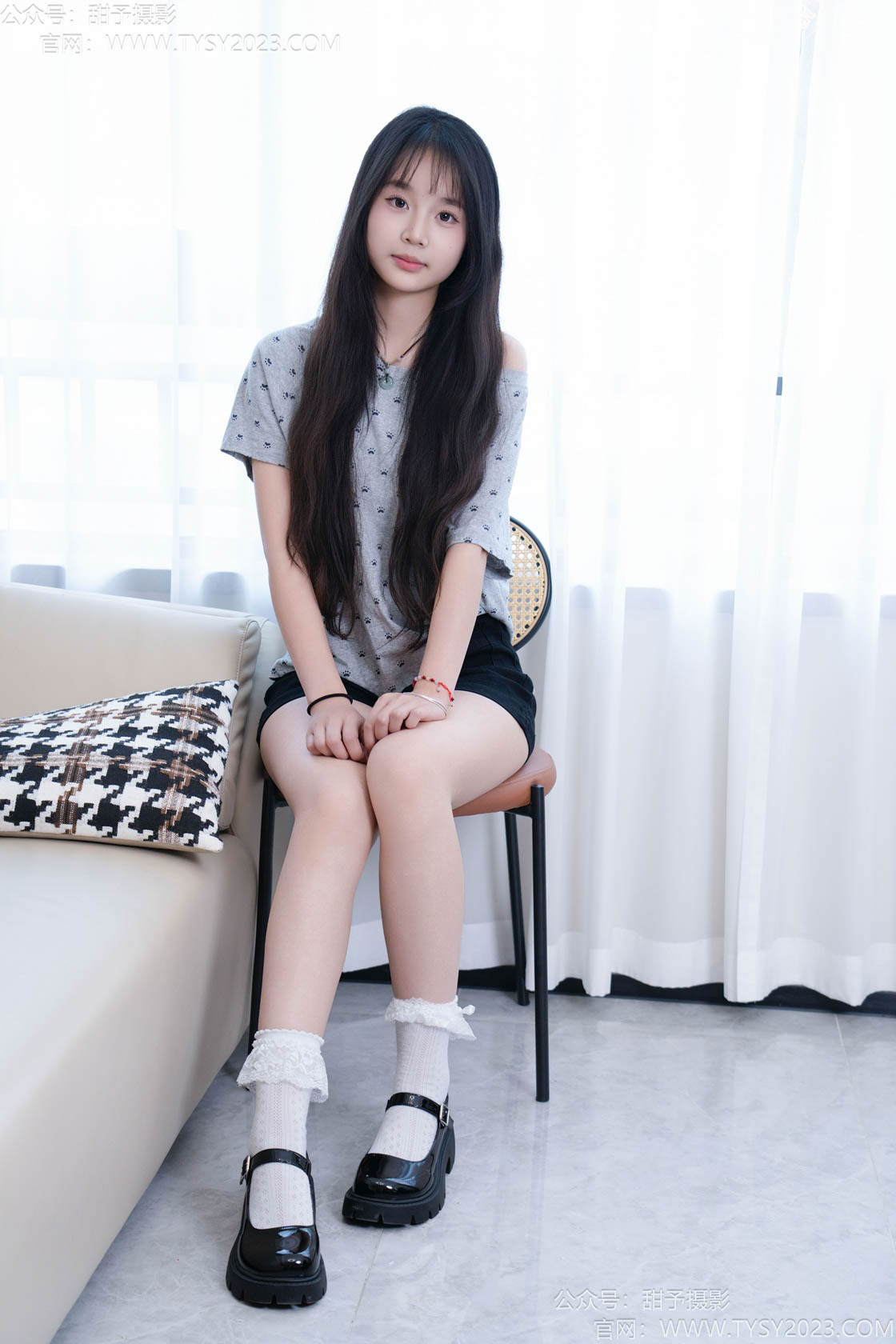 资讯|甜予摄影 &#8211; NO.221期 《小橙子》 皮鞋，白棉袜，裸足