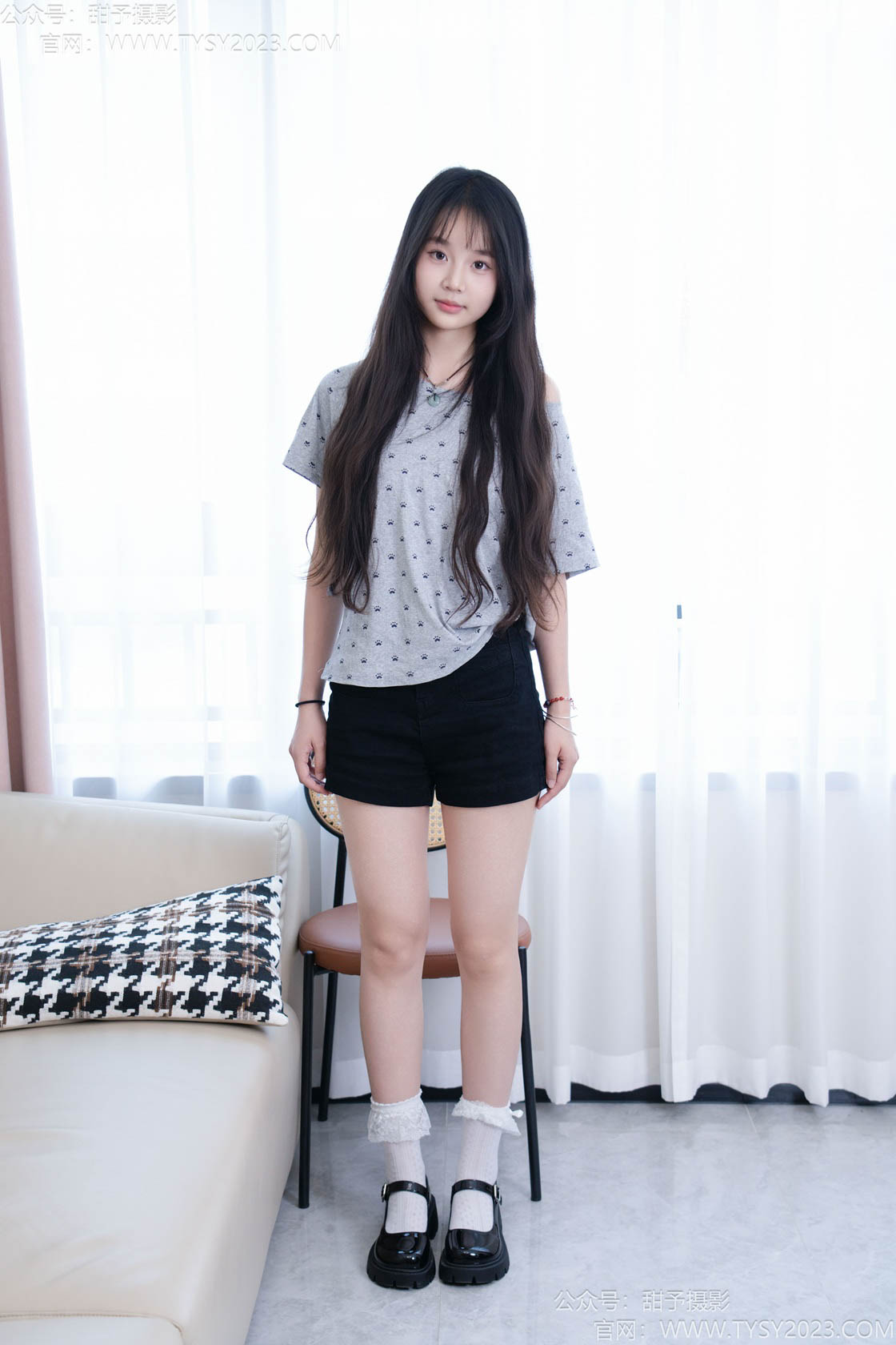 资讯|甜予摄影 &#8211; NO.221期 《小橙子》 皮鞋，白棉袜，裸足