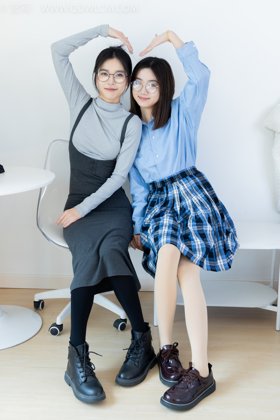 资讯|物恋传媒 &#8211; NO.2391期 《茯苓欢欢》 短靴，皮鞋，厚黑丝，厚肉丝，比赛做瑜伽动作输了的惩罚被挠脚剧情