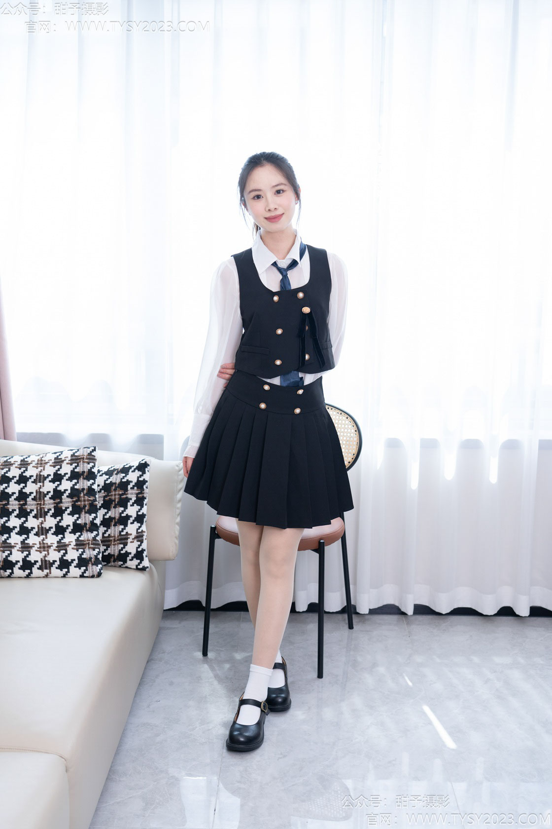 资讯|甜予摄影 &#8211; NO.233期 《知知》 小皮鞋，白棉袜，薄肉丝[脚尖加固]