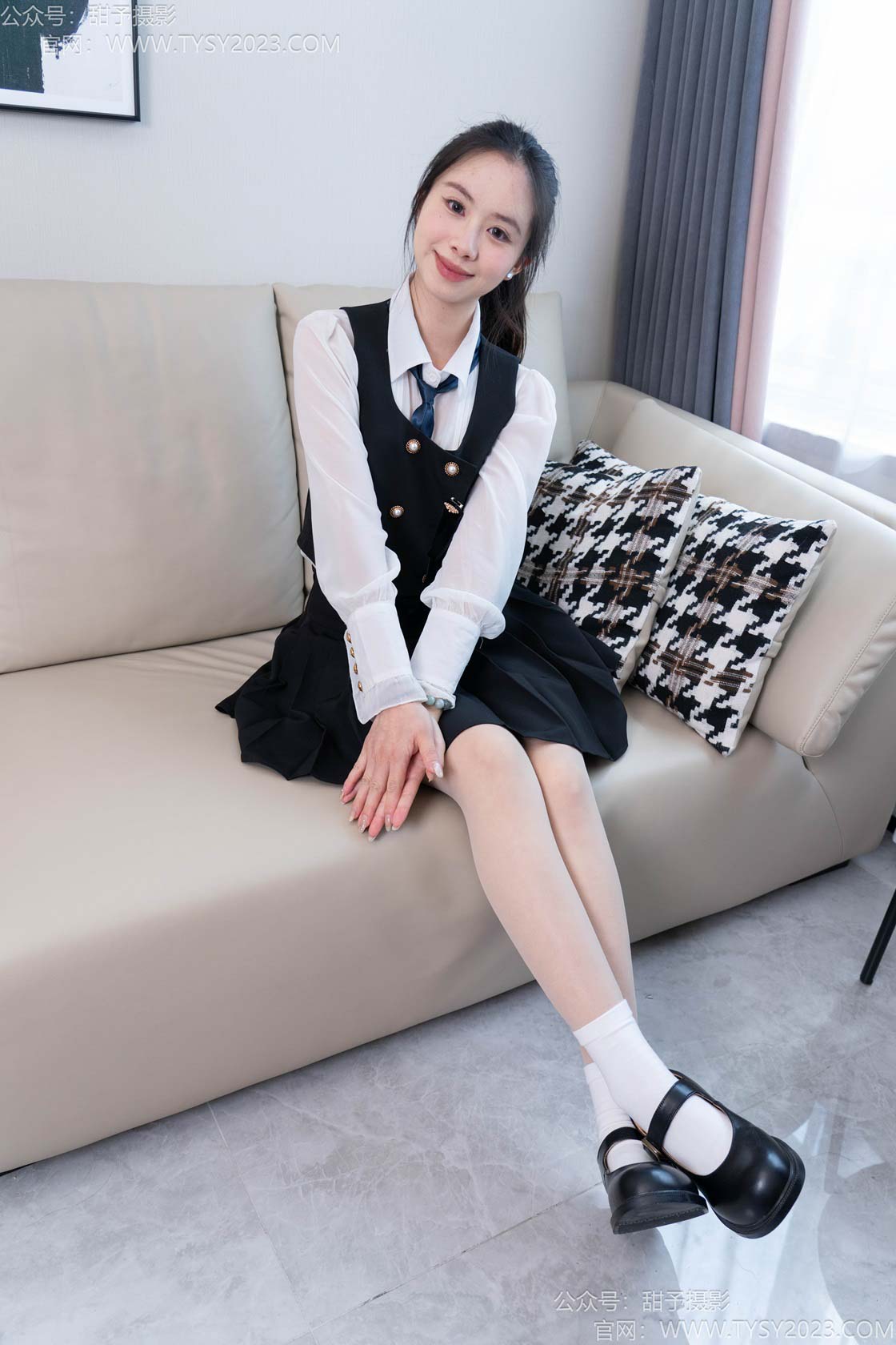 资讯|甜予摄影 &#8211; NO.233期 《知知》 小皮鞋，白棉袜，薄肉丝[脚尖加固]