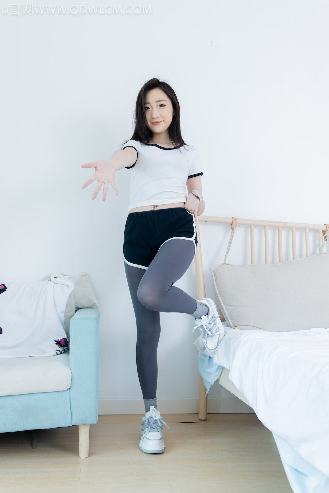 资讯|物恋传媒 &#8211; NO.2443期 《恬恬》 体操服，板鞋，厚灰丝，灰色冰丝袜，物恋传媒摄影作品