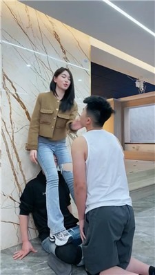 直播视频 《麋鹿银儿》首次便爱上虐打/丰满骑马压迫 [48分56秒]