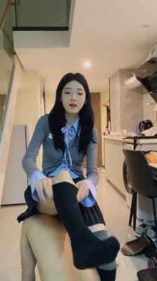 直播视频 《千千》暴力踢踹虐打 [32分35秒]