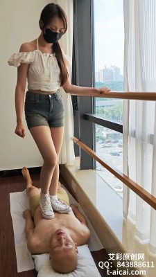 女王女主 泡芙妹妹白匡威踩踏毯子 [48分56秒]