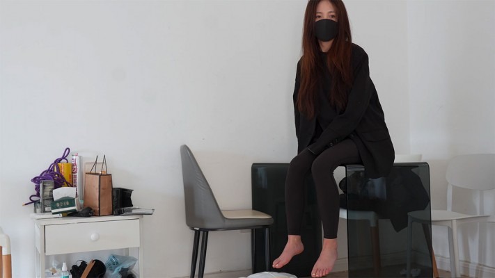 女王女主 《九歌》少司命坐在桌子上双脚抽打舌头和脸 [48分56秒]