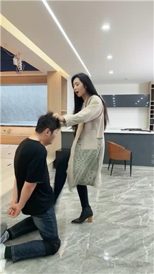直播视频 《麋鹿银儿》新素人系列3-踩头脸/坐头骑马 [48分56秒]