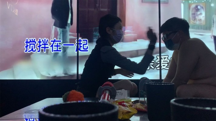 女王女主 『高兴儿』ktv三人耳光虐打踢踩 [48分56秒]