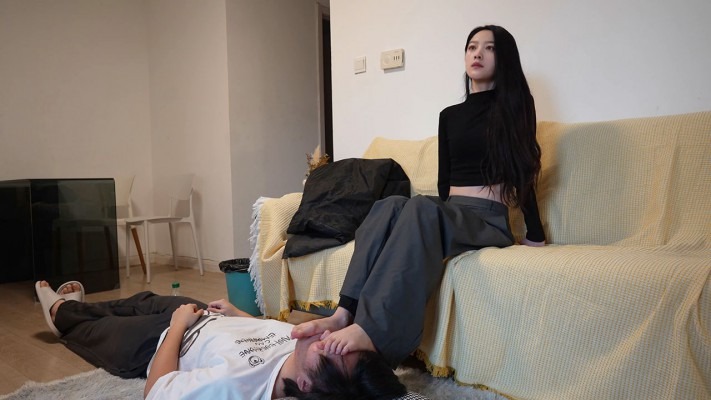 资讯|莜主脚下 《红颜榜》超美素人青禾调脚奴 [48分56秒]