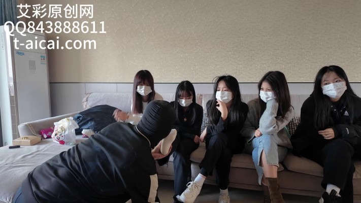 女王女主 『chnnsct1818』群体鞭打戏耍贱狗 [30分19秒]