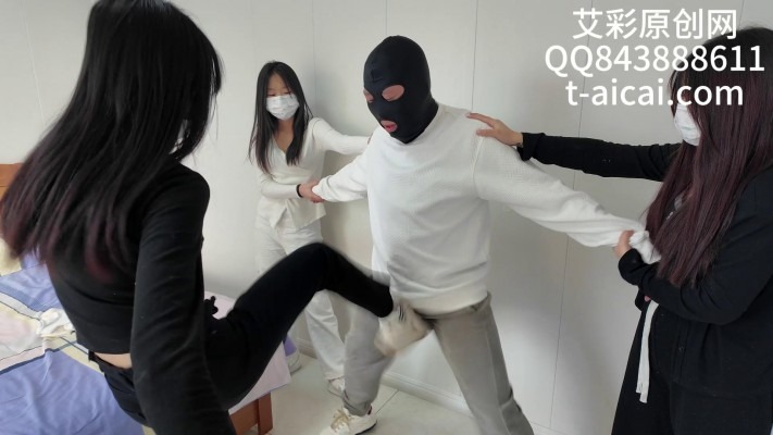 女王女主 『chnnsct1818』践踏贱狗一周食物并暴揍它 [48分56秒]