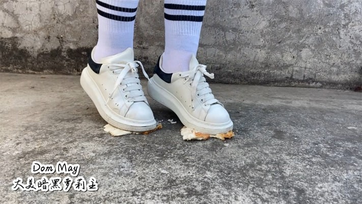 资讯|crush 麦昆小白鞋踩面包（双视角拍摄） [9分43秒]