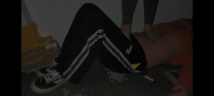 资讯|女王女主 素人衣衣姐姐踩踏虐裆（带语言） [48分56秒]