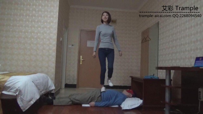 女王女主 美女教练的小白鞋故事-休闲裤装随意运动 [48分56秒]