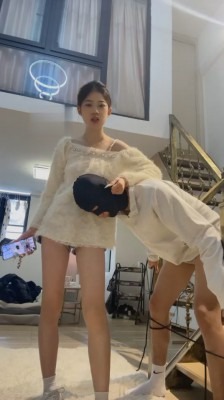 直播视频 《UUs》捆绑-强制小白鞋白袜踢裆 [30分19秒]