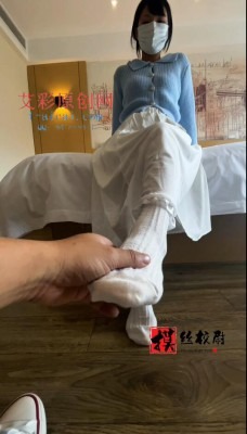 资讯|女王女主 《校尉原创》素人约脚.98年高冷主播妹子 [17分26秒]