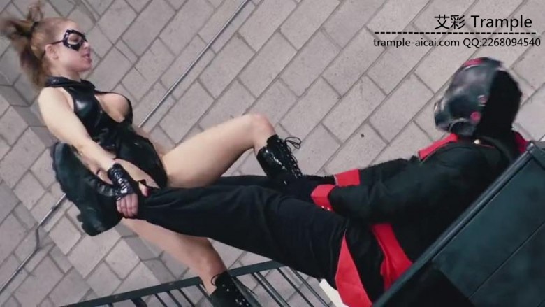 资讯|格斗绞杀剧情系列 《欧美踢裆》各种格斗特摄片男子被爆蛋镜头，女主基本都是女战士啊 [17分26秒]