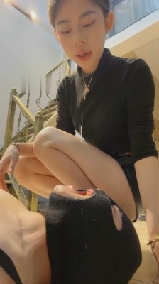 直播视频 《UUs》烟烫/藤条重度鞭打/吃呕吐物/脚深喉 [48分56秒]