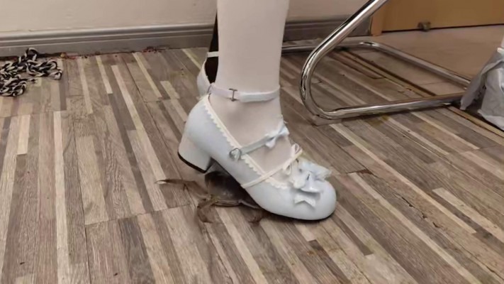 资讯|crush lo鞋踩龙虾螃蟹 [9分14秒]