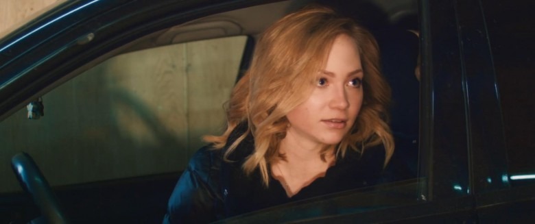 资讯|欧美调教 美女开车碾压活人，撞活人！踩油门顶在墙角挤出翔！ [21分24秒]