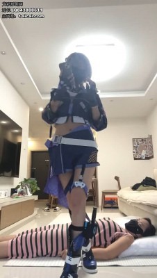 资讯|女王女主 《雅泫》cos银狼踩玩女地毯 [48分56秒]