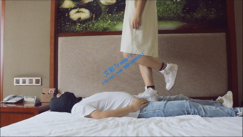 女王女主 《00后》AJ女孩收拾花心哥哥 [48分56秒]