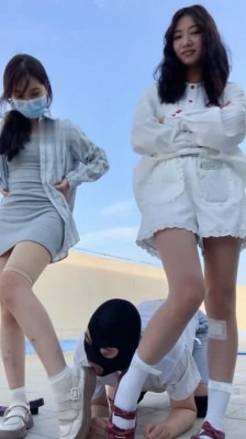 资讯|直播视频 《米琦妙妙屋》双S天台玩宠物《双视角完整版》 [23分34秒]