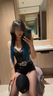 直播视频 《玥樾》长靴黑丝踩虐/骑狗脖/碾压狗乳/涂鸦羞辱/踩踏 [48分56秒]
