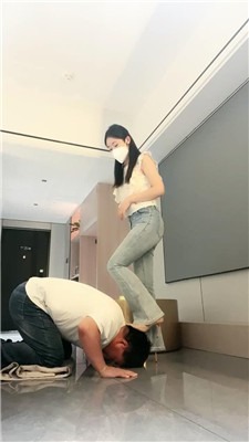 直播视频 《梵一》调教数学老师 [48分56秒]