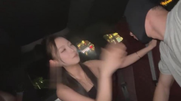 资讯|直播视频 《狗哥》开发路人车内调-耳光/手捂窒息/舔皮鞋黑丝 [48分56秒]