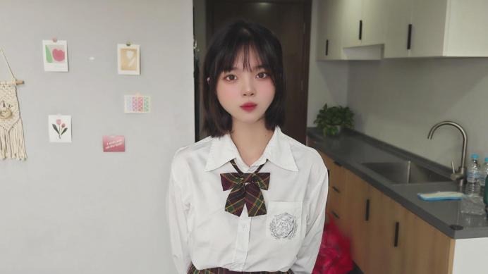 资讯|病娇工作室 娇娇GTS踩小人JK制服POV [21分24秒]