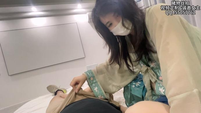 女王女主 《睹物丝拍》辻弌女王汉服肉丝银高调教贱狗 [17分26秒]