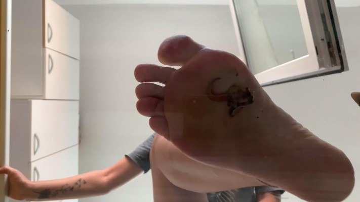 资讯|crush 1318 &#8211; 女王茶几上裸足踩小蜥 [1小时7分]