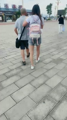 直播视频 《圈养基地》女儿押送猥琐继父 [50分15秒]