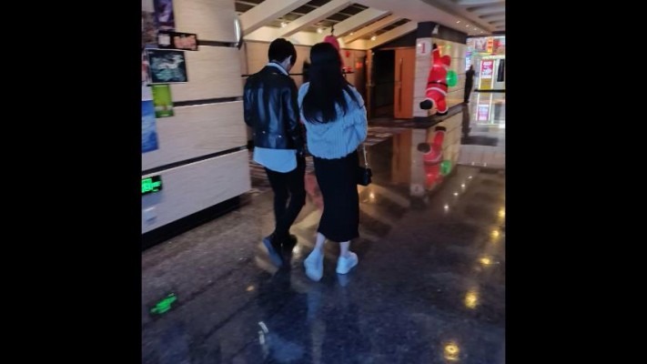 资讯|crush B661 &#8211; 无意识情侣影院厚底白鞋漂亮小姐姐揉踩全手 [23分37秒]