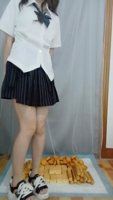 crush 女高厚底鞋碾碎面包 [9分43秒]