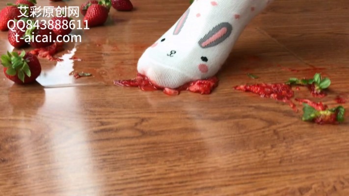 资讯|crush 《泽泽女主》棉袜和拖鞋裸足制作草莓酱 [11分36秒]