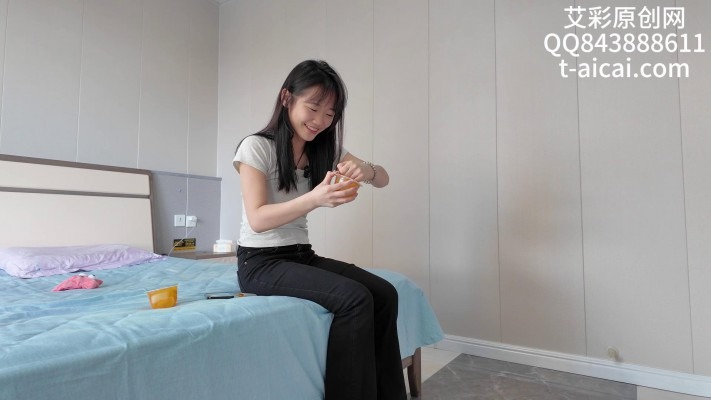 资讯|crush 『chnnsct1818』女高的食物洗脚 [9分43秒]