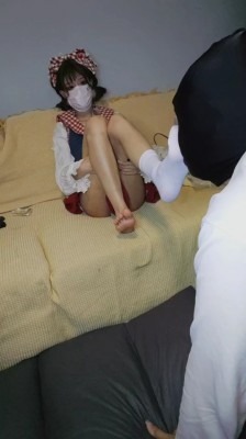 直播视频 《奶味小仙女》cos洛丽塔-脏鞋白袜诱惑/脚耳光/踩踏/坐脸窒息 [32分35秒]