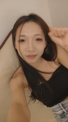 资讯|直播视频 《蛋上蹦迪》双S-纹身精神小妹暴力踢裆/拖鞋抽耳光 [48分56秒]