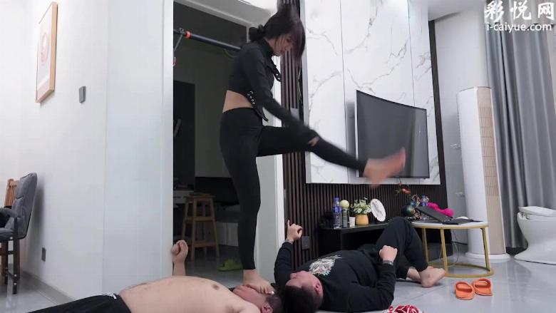 女王女主 模特王国 奶糖硬伤性脚耳光暴打飙血 [48分56秒]