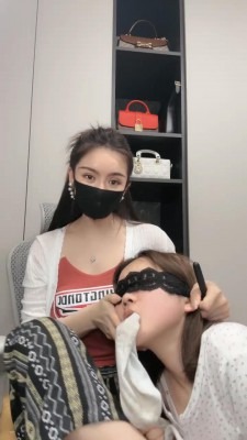 资讯|妆主大大 《妆主大大》沉浸式裸足狂舔/脏臭白袜咀嚼 [30分19秒]