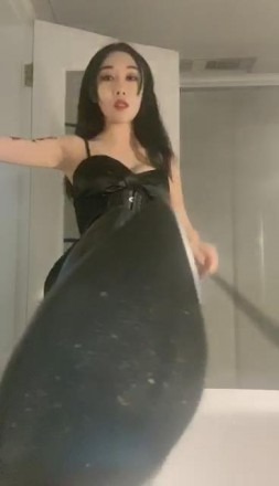 资讯|直播视频 《伊茜S》长靴性感（语言羞辱夫妻奴） [9分46秒]