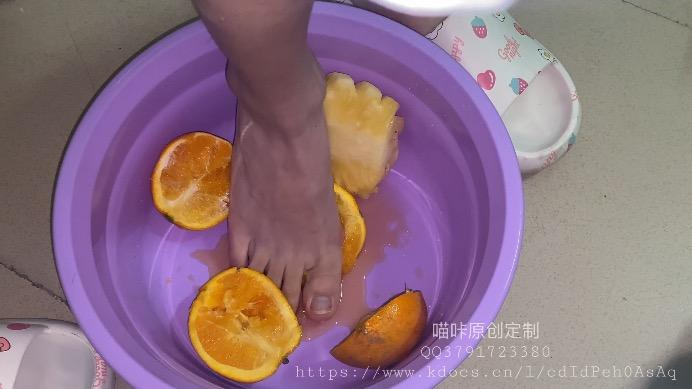 资讯|crush 《喵咔》裸足榨果汁橙汁菠萝 光脚榨汁 爆汁 爆浆 光脚水果 [11分36秒]